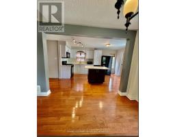 393 Pickering Crescent, Newmarket, ON L3Y8G8 Photo 4