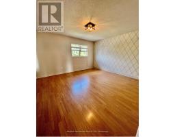 393 Pickering Crescent, Newmarket, ON L3Y8G8 Photo 5