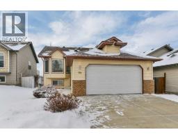 Kitchen - 114 Old Boomer Road, Sylvan Lake, AB T4S2J1 Photo 2