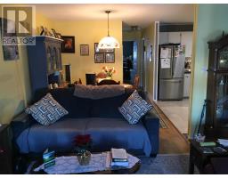 Dining room - 4 Albert St, Elliot Lake, ON P5A2Y8 Photo 3