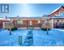Dining room - 709 Glengrove Avenue, Toronto, ON M6B2J4 Photo 2