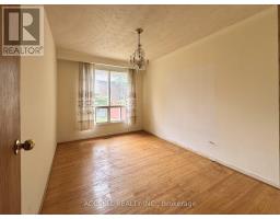 403 Chantenay Drive, Mississauga, ON L5A1E9 Photo 2