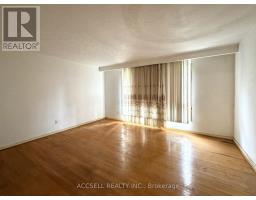 403 Chantenay Drive, Mississauga, ON L5A1E9 Photo 3