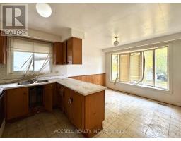 403 Chantenay Drive, Mississauga, ON L5A1E9 Photo 5