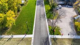 93 Harvest Crescent, Lorette, MB R5K0T3 Photo 2