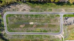 93 Harvest Crescent, Lorette, MB R5K0T3 Photo 4