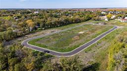 93 Harvest Crescent, Lorette, MB R5K0T3 Photo 5