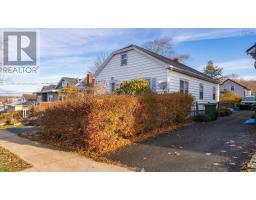 Kitchen - 11 Harbour Drive, Dartmouth, NS B2Y3N8 Photo 3