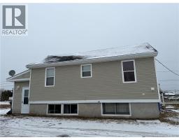 246 Rue Acadie, Beresford, NB E8K2E7 Photo 2