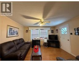 246 Rue Acadie, Beresford, NB E8K2E7 Photo 3