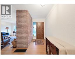 Kitchen - 645 Transit Rd, Oak Bay, BC V8S4Z4 Photo 5