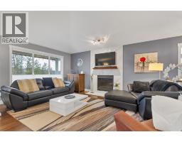 Family room - 10412 Sherman Drive, Lake Country, BC V4V2N2 Photo 5