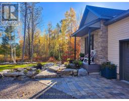 Bathroom - 1485 Rapid Road, Whitewater Region, ON K0J2L0 Photo 3