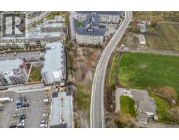 368 Valley Road, Kelowna, BC V1V2E5 Photo 4