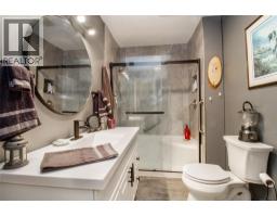 Primary Bedroom - 475 Westside Road, Trout Lake, BC V0G1R2 Photo 4