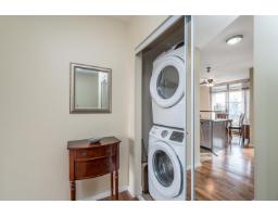 204 15777 Marine Drive, Surrey, BC V4B1E5 Photo 2