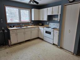 542 Goodale Drive, Portage La Prairie, MB R1N3M6 Photo 3