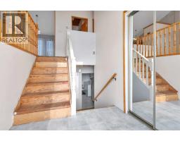 Kitchen - 108 Brown Close, Red Deer, AB T4R1K4 Photo 2