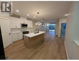 Full bathroom - 7114 Morgan Lane, Radium Hot Springs, BC V0A1M0 Photo 2