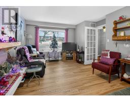 Living room - 82 First Avenue, Quinte West, ON K8V4C5 Photo 4