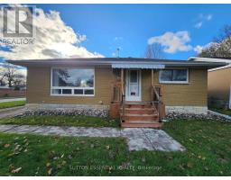 Living room - 316 First Avenue, Brockville, ON K6V3C1 Photo 3