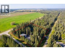 Dining room - 101 04042 Highway 587, Rural Red Deer County, AB T0M0K0 Photo 5