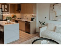 Living room - 3051 Abbott Street Unit 305, Kelowna, BC V1Y0P1 Photo 4