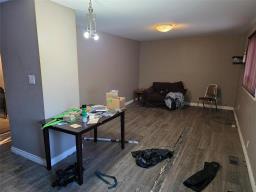 239 5th Avenue Ne, Portage La Prairie, MB R1N0C6 Photo 2