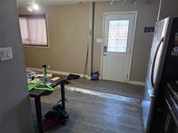 239 5th Avenue Ne, Portage La Prairie, MB R1N0C6 Photo 5