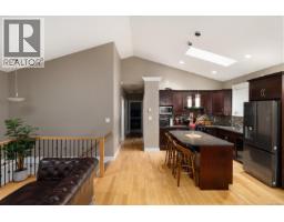 Kitchen - 909 Cavalcade Terr, Langford, BC V8B6W6 Photo 4