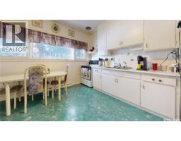 4pc Bathroom - E 135 145 3rd Street E, Fox Valley, SK S0N0V0 Photo 4