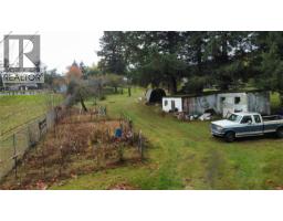 Living room - 4991 Christie Rd, Ladysmith, BC V9G1J3 Photo 2