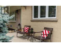 Kitchen - 920 Greenwood Crescent, Whitby, ON L1N1C8 Photo 2