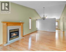 Dining room - 22 Ansett Crescent, Red Deer, AB T4R2L9 Photo 5