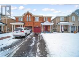 Primary Bedroom - 8 Hollingsworth Circle, Brampton, ON L7A0J7 Photo 4