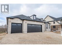 Primary Bedroom - 1050 Walton Avenue, North Perth, ON N4W3S2 Photo 3