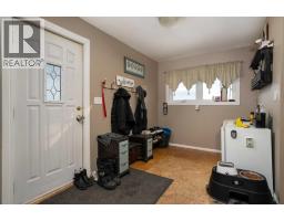 Living room - 42479 Rr 143, Rural Flagstaff County, AB T0B1N0 Photo 3