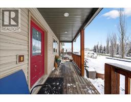 Living room - 1 De Winton Ridge Road, De Winton, AB T1S4W6 Photo 2
