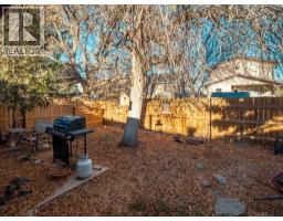 Bedroom - 1025 St David Road N, Lethbridge, AB T1H5A5 Photo 5