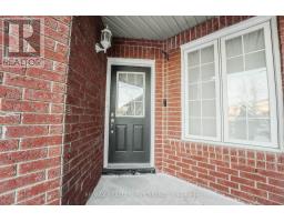 Kitchen - 132 Lauraglen Crescent, Brampton, ON L6Y5A3 Photo 2