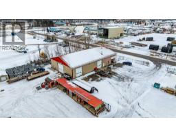 175 Pine Street, Rural Red Deer County, AB T4E1B4 Photo 2