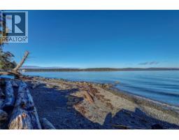 Bathroom - 2112 Beach Dr, Port Mcneill, BC V0N2R0 Photo 4