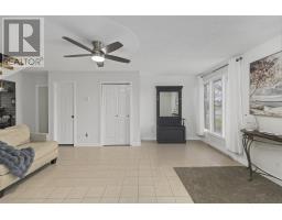 Foyer - 3 Charlotte Dr, Sault Ste Marie, ON P6B5S6 Photo 5