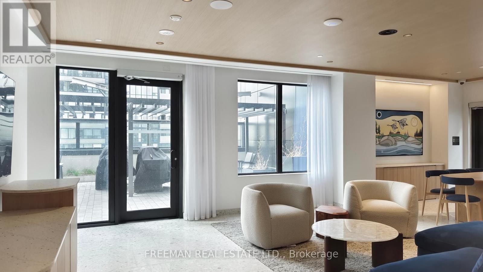 3406 395 Square One Drive