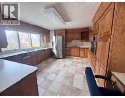 Living room - 3804 56 A Avenue, Lloydminster, AB T9V1Z2 Photo 4