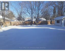Dining room - 560 John Street N, Gravenhurst, ON P1P1G2 Photo 2
