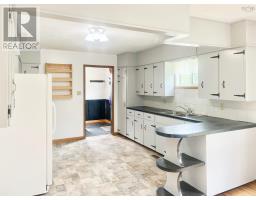 96 Landry Lane, Image 3