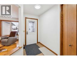 Living room - 10 Speargrass Boulevard, Carseland, AB T0J0M0 Photo 4