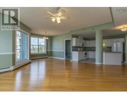 409 114 Regency Park Drive, Image 2