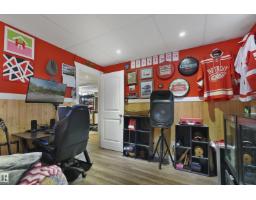 Kitchen - 30 Hilldowns Dr, Spruce Grove, AB T7X0J2 Photo 3